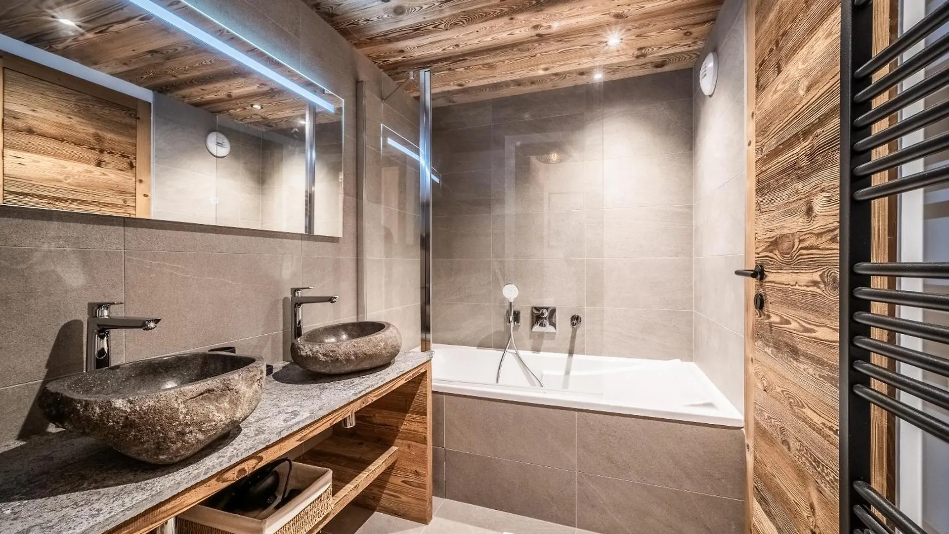 Apartment Heriz, Les Gets - By Emerald Stay フランス